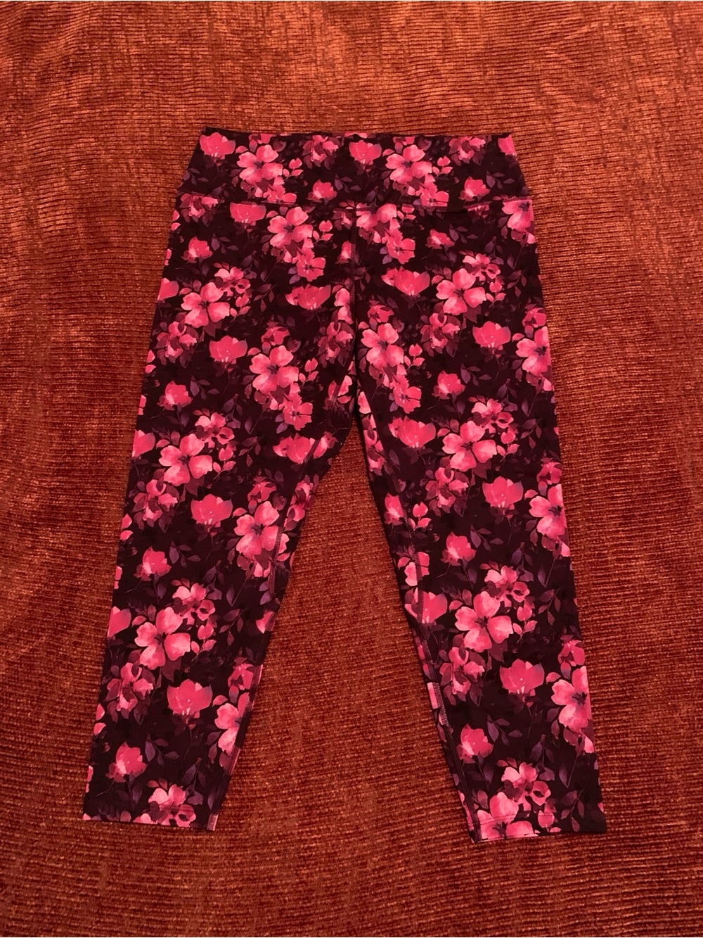 (NWOT) Floral Pink & Black Capris Leggings